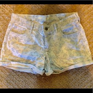 Patterned old navy boyfriend shorts